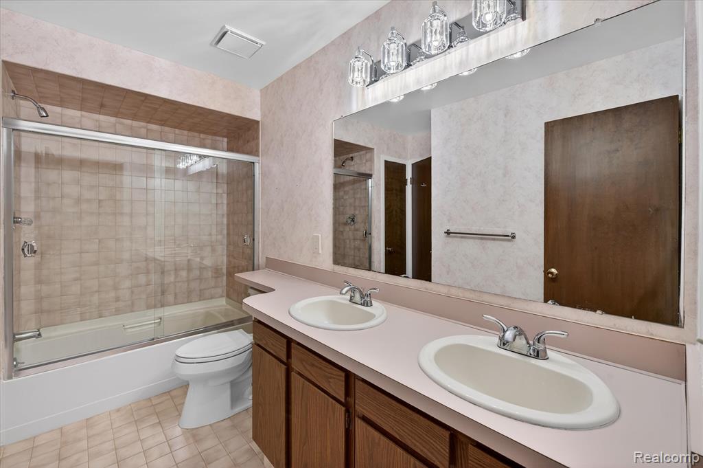 751 Norchester Street, South Lyon, MI 48178 — Photo 14