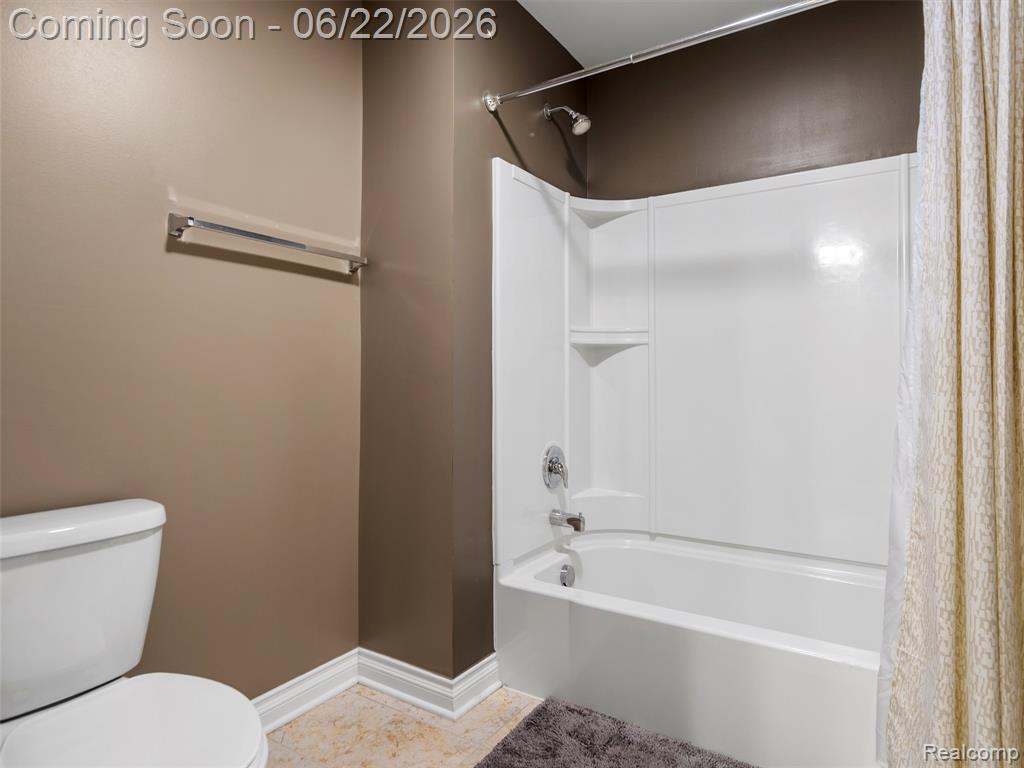 2130 Findley Circle, Lake Orion, MI — Photo 43