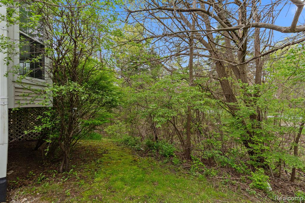 1667 GOLDEN Lane, Ypsilanti, MI 48198 — Photo 29