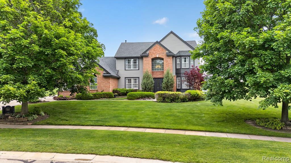 2333 Sandlewood Drive, White Lake, MI 48383 — Photo 2