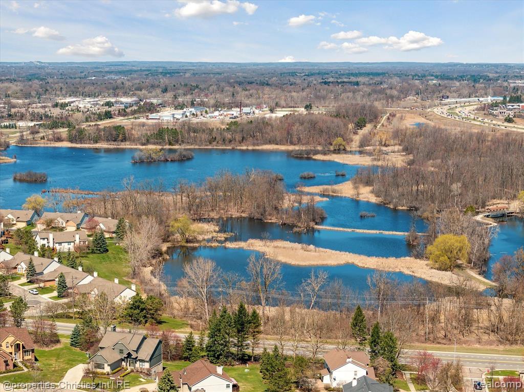 40611 PAISLEY Circle, Novi, MI 48377 — Photo 75