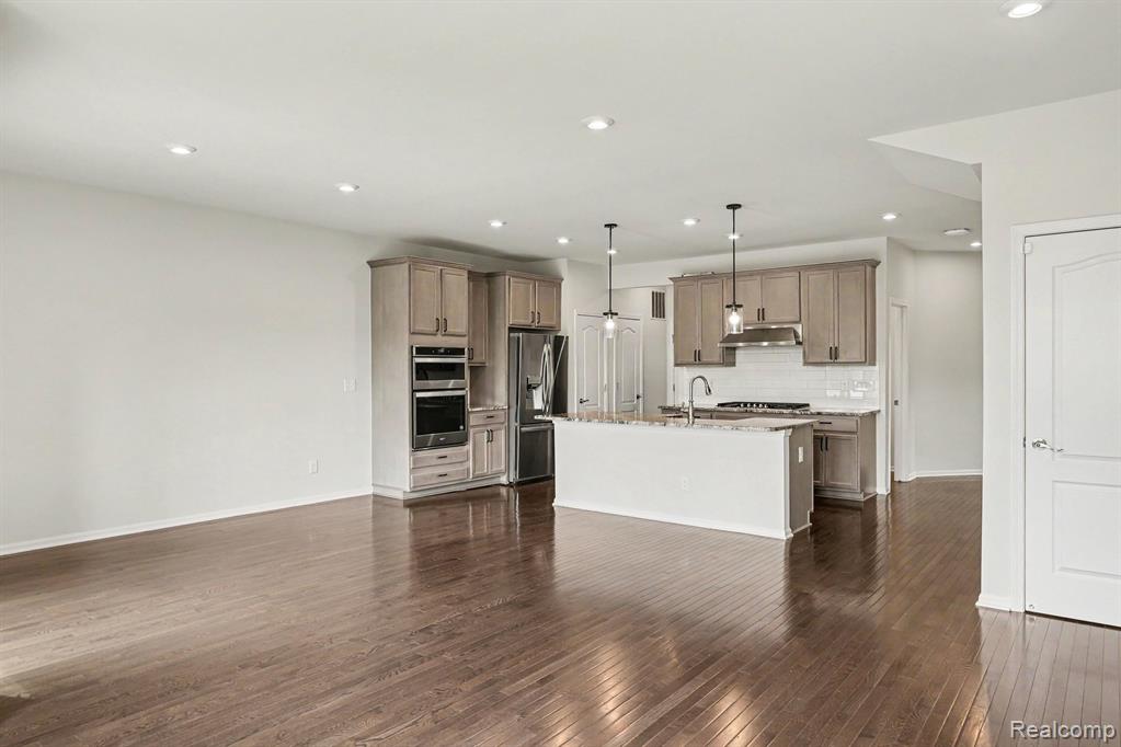 4871 Broomfield Way, Lake Orion, MI — Photo 9