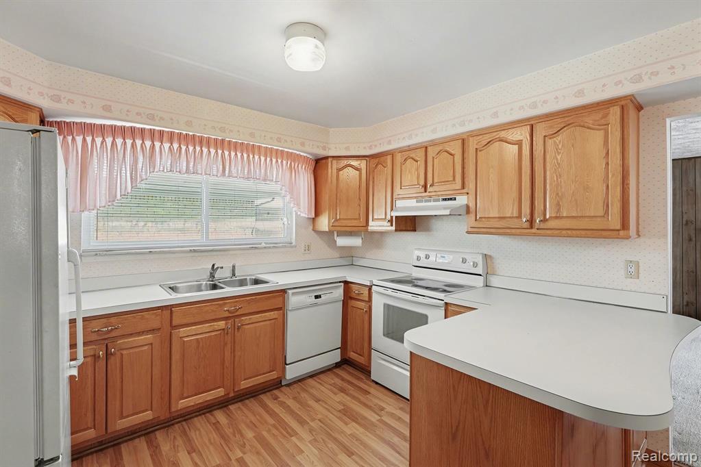 4135 Rose Mary Drive, Sterling Heights, MI 48310 — Photo 7