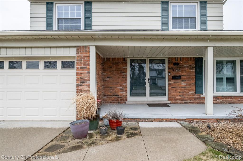 4256 BIEBER Drive, Sterling Heights, MI 48310 — Photo 4