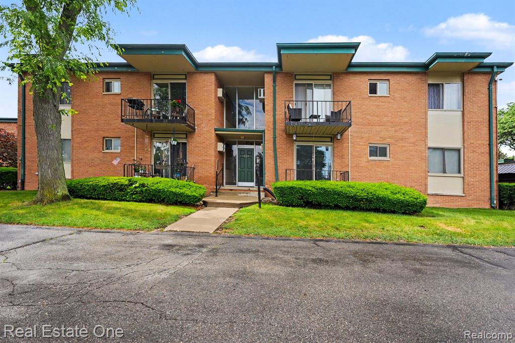 1968 Axtell Drive, 3, Troy, MI 48084