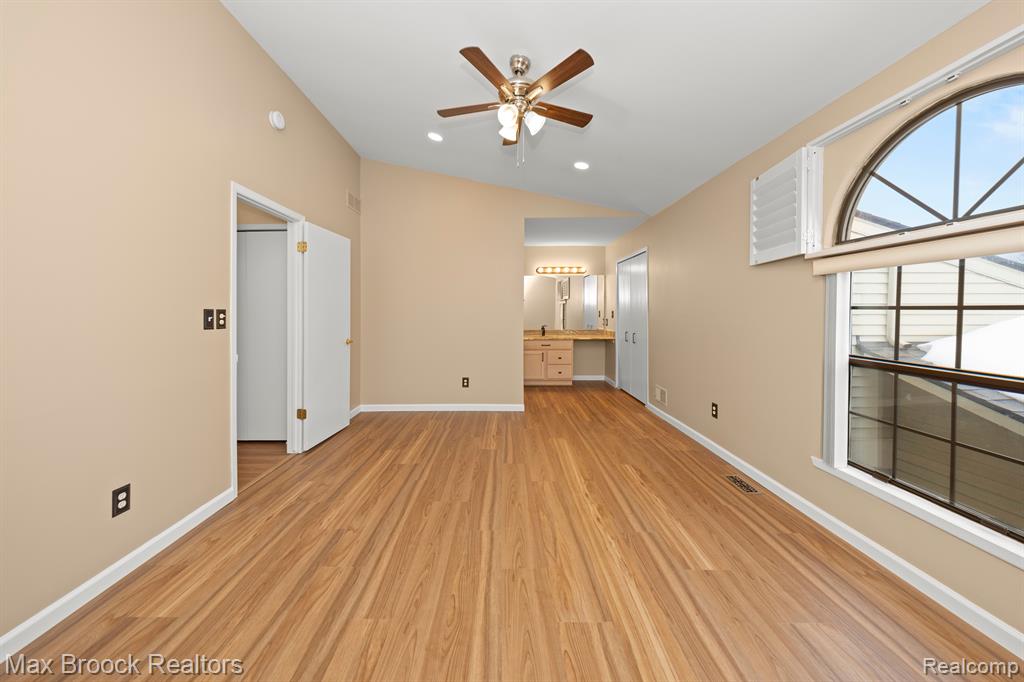 5605 DRAKE HOLLOW Drive W, West Bloomfield, MI — Photo 22