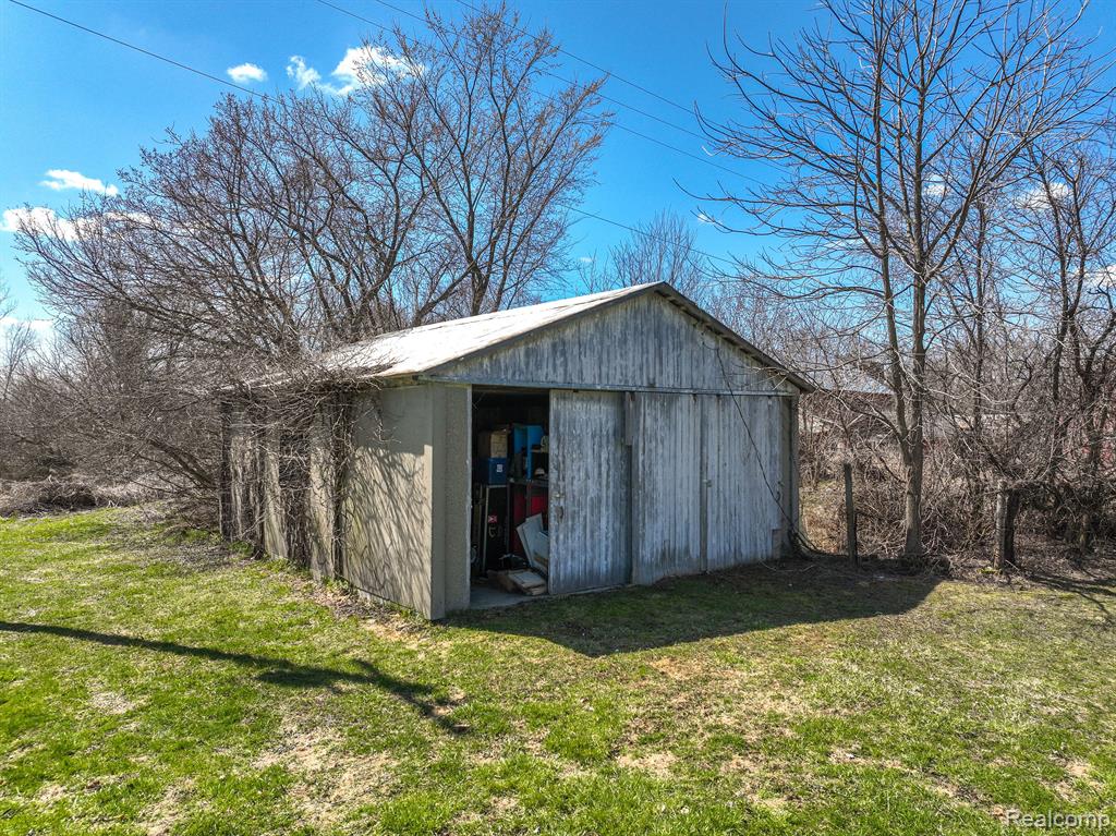 9915 VAN BUREN Road, Fowlerville, MI 48836 — Photo 21