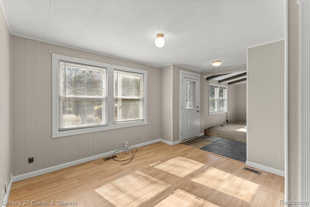 8878 RIVER VALLEY Road, Brighton, MI 48116 — Photo 11
