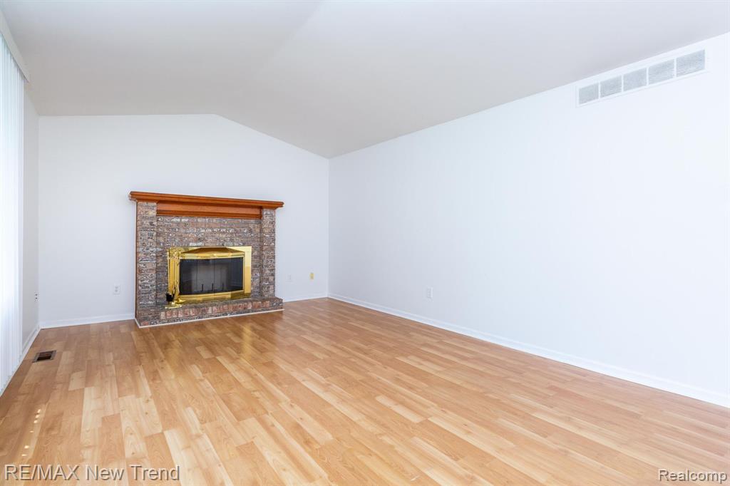 25935 Junction, Novi, MI — Photo 16