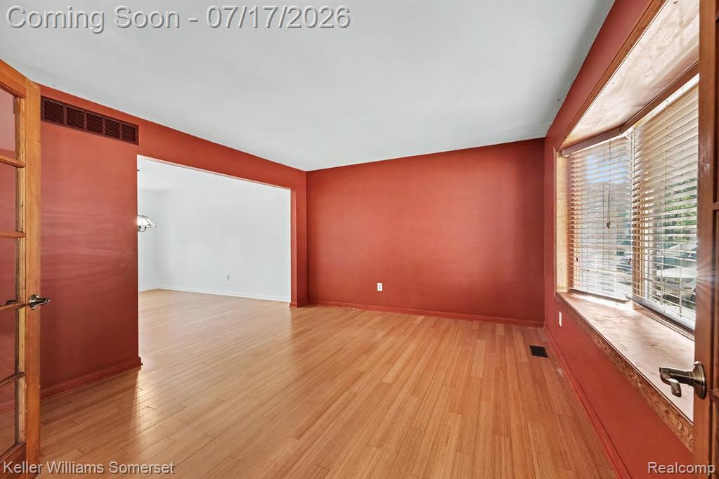 4023 Anthony Drive, Sterling Heights, MI 48310 — Photo 4