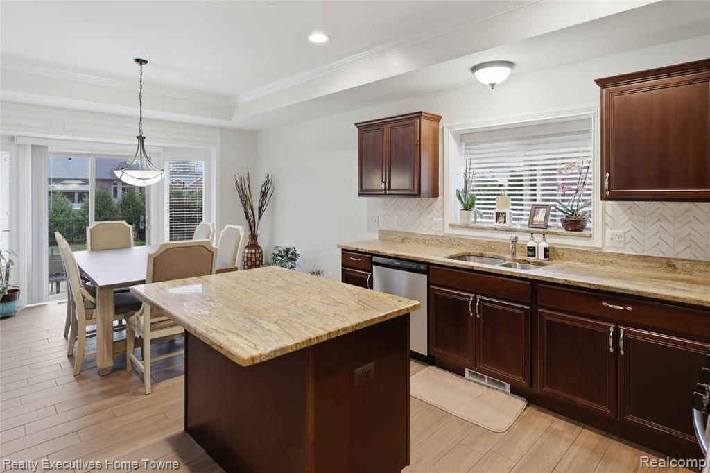 50486 Torrey Pines Drive, Macomb, MI 48042 — Photo 13