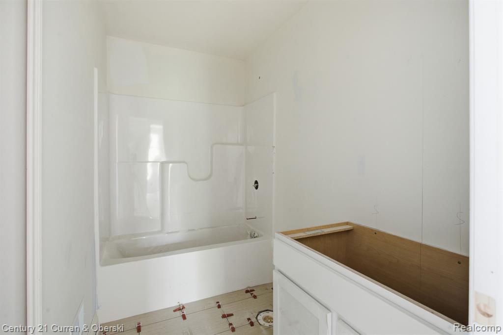 823 Nelsons Ridge Drive, 13, Howell, MI 48843 — Photo 19