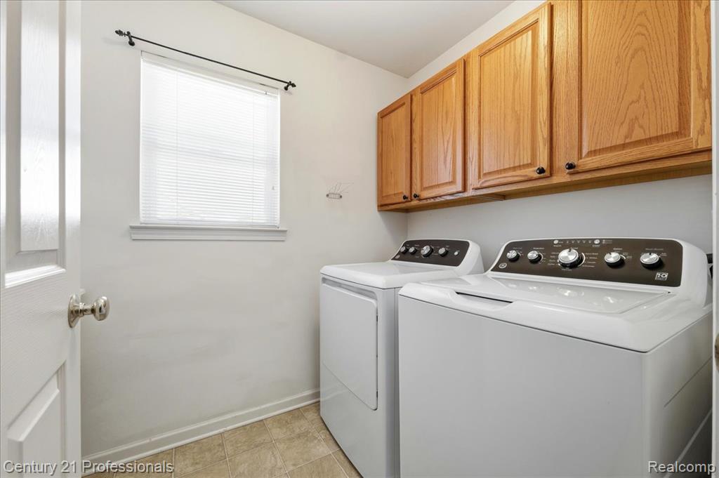 3895 Arbor Drive, Auburn Hills, MI 48326 — Photo 18