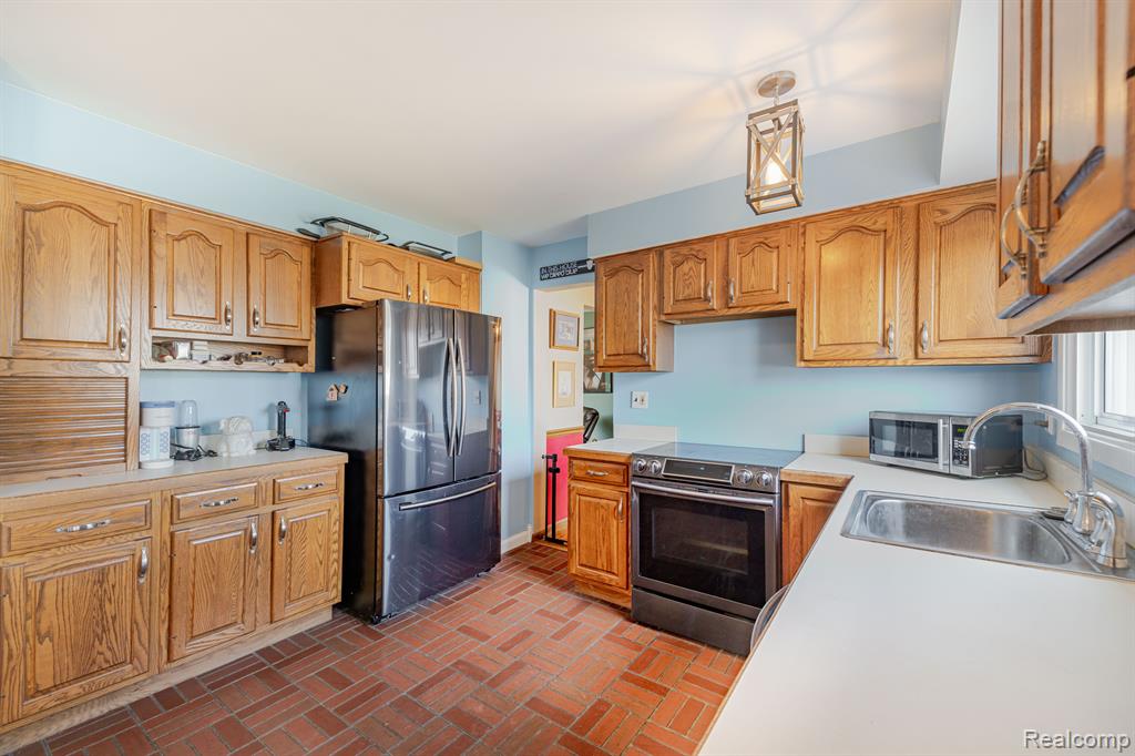 4105 GRANGE Road, Trenton, MI 48183 — Photo 8