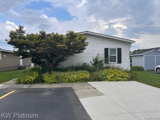 48606 Lakeview Circle, Shelby Twp, MI 48317 — Photo 2