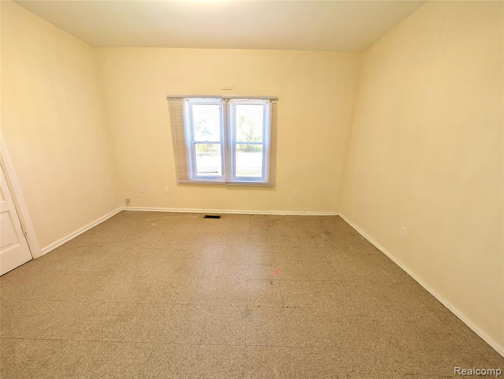 32 LABADIE Street, Ecorse, MI 48229 — Photo 10
