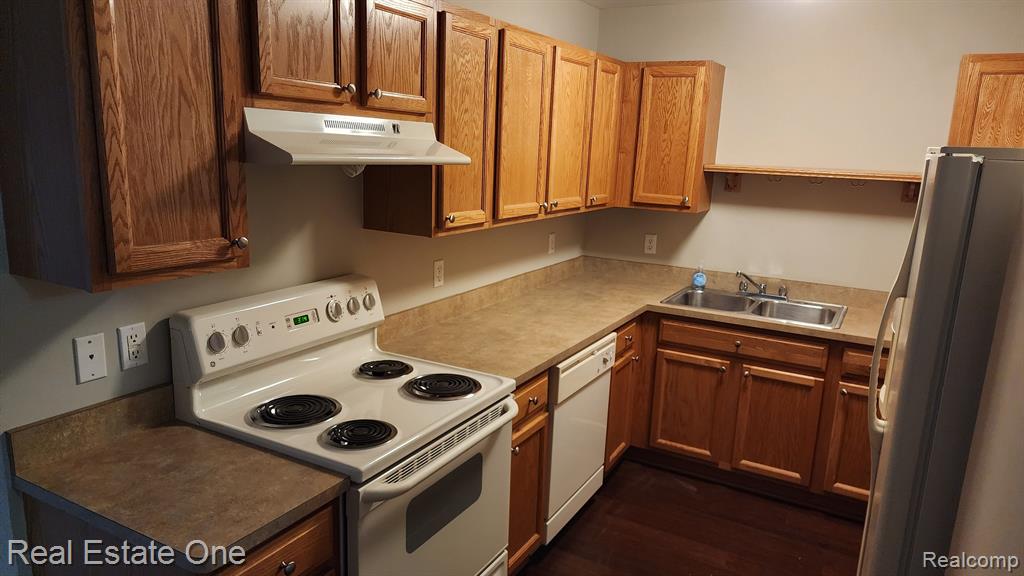 148 Saber Way, 6, Lake Orion, MI 48362 — Photo 7