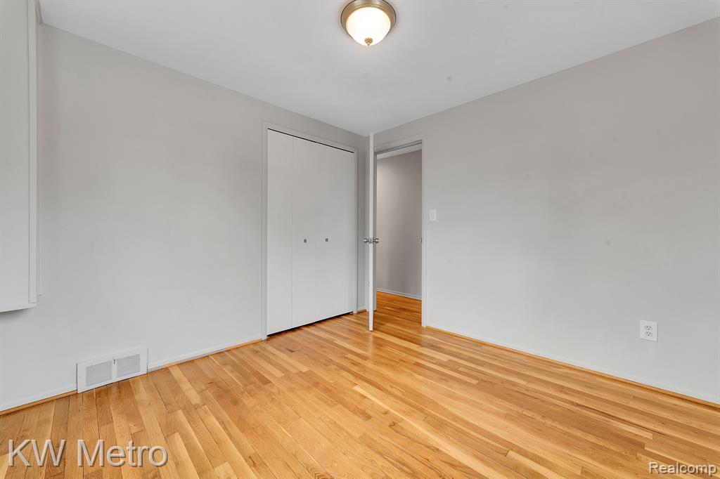 415 LANGE Drive, Troy, MI 48098 — Photo 30