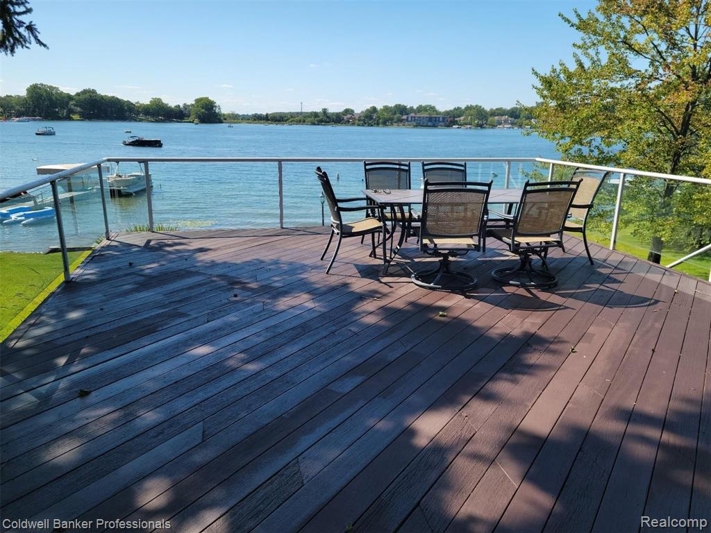 3105 INTERLAKEN Street, West Bloomfield, MI 48323