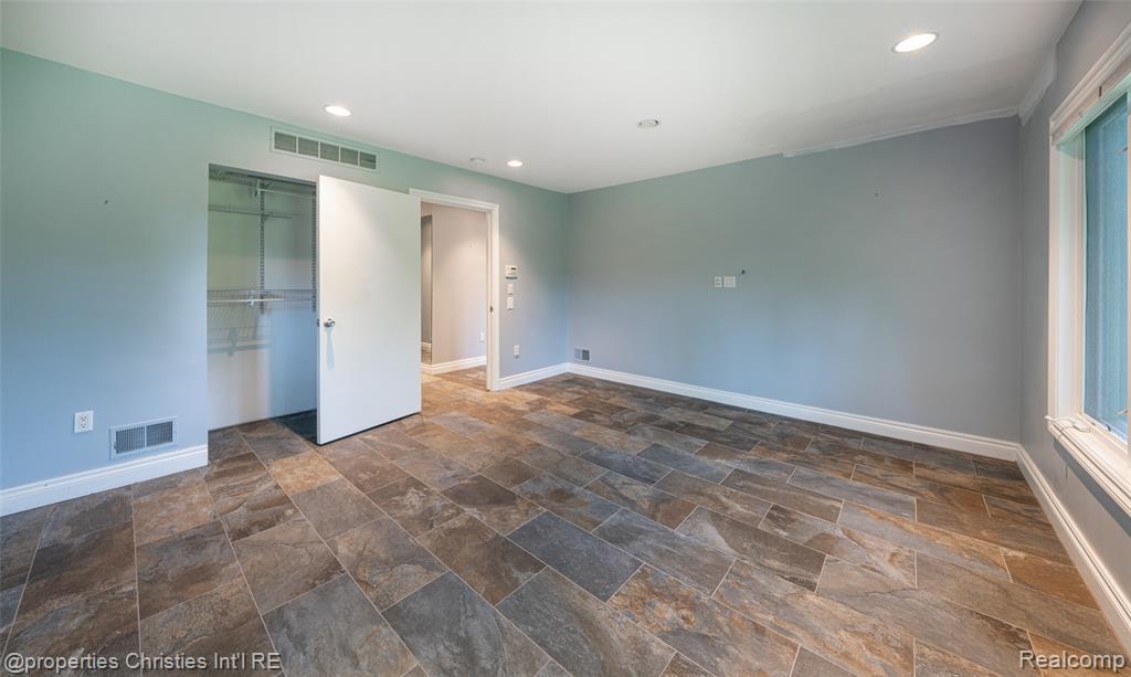 6663 Bloomfield Lane, West Bloomfield, MI — Photo 24