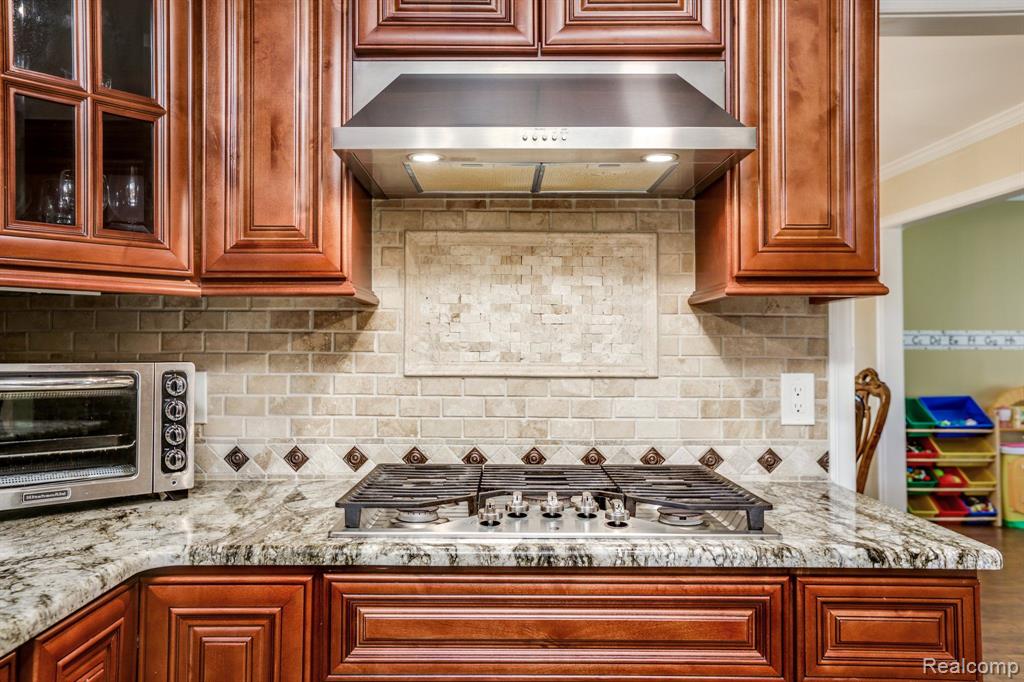 48124 LIBERTY Drive, Shelby Twp, MI 48315 — Photo 7