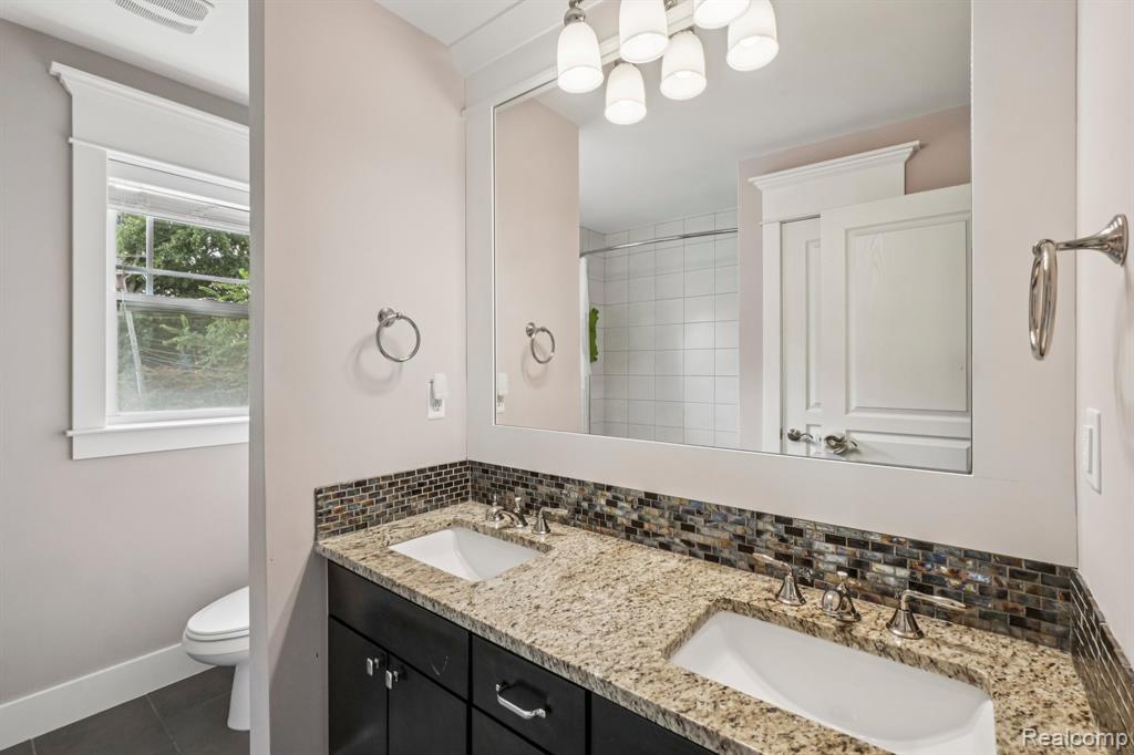 13348 Vernon Avenue, Huntington Woods, MI — Photo 20