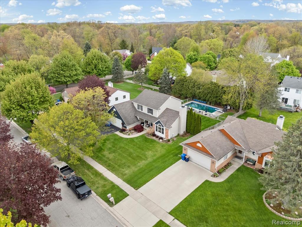 7694 Woodside Place, Waterford, MI 48327 — Photo 33