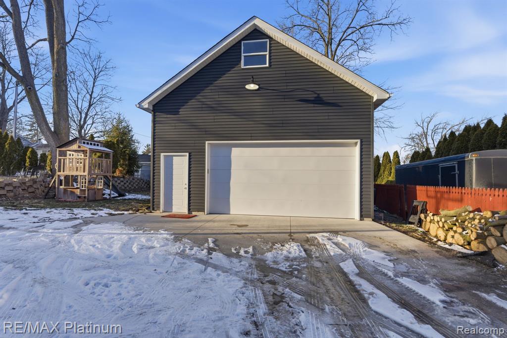 4960 Cooley Lake Road, Waterford, MI 48327 — Photo 26