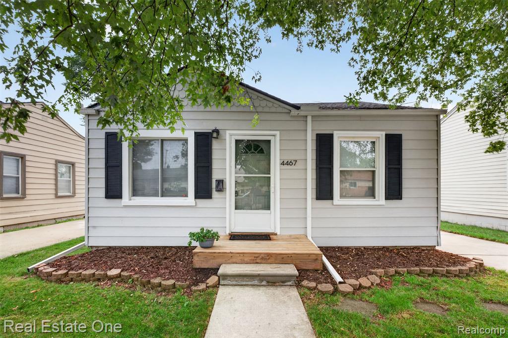 4467 16TH Street, Wyandotte, MI 48192