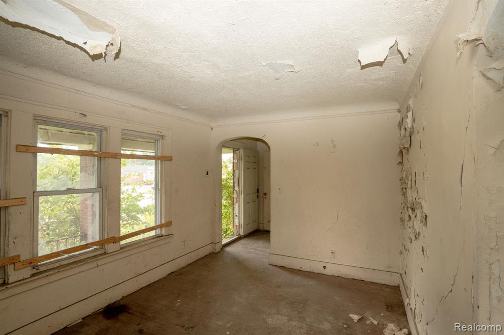 19135 Teppert Street - Photo 2
