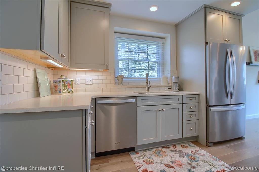 7258 Green Meadow Lane, Canton, MI 48187 — Photo 8