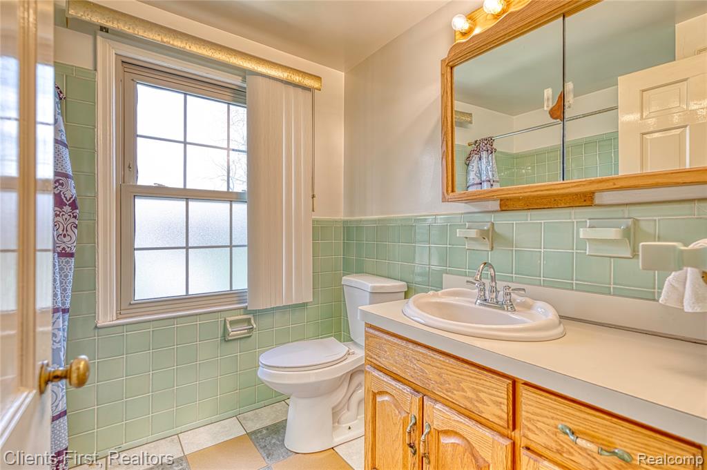 551 Fiske Drive, Detroit, MI 48214 — Photo 20