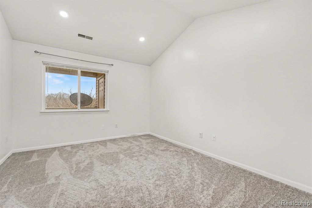 858 Amanda Lane, Pontiac, MI 48340 — Photo 11
