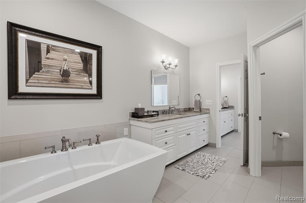 5483 Lake Ridge Drive, Brighton, MI 48116 — Photo 33