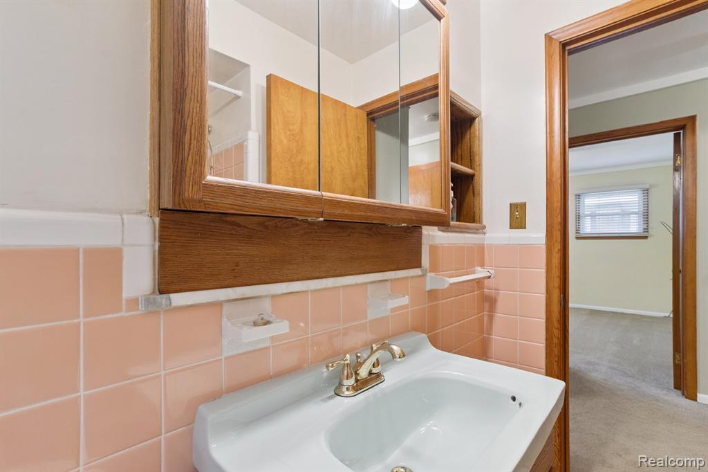 7868 Robinson Avenue, Allen Park, MI 48101 — Photo 21