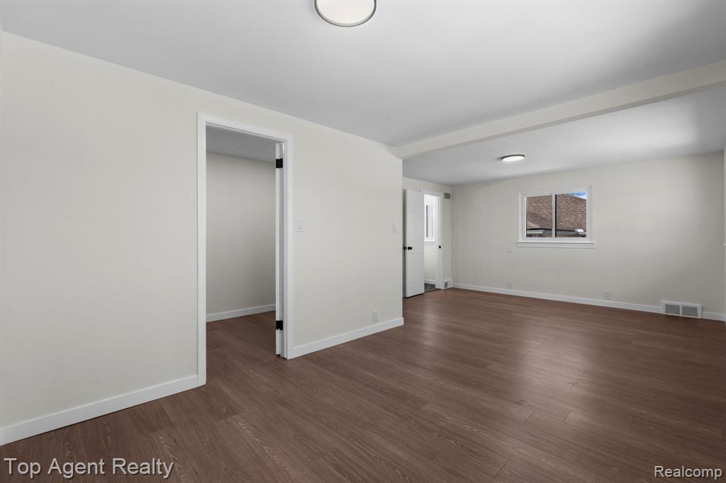 23701 Marlow Street, Oak Park, MI 48237 — Photo 25