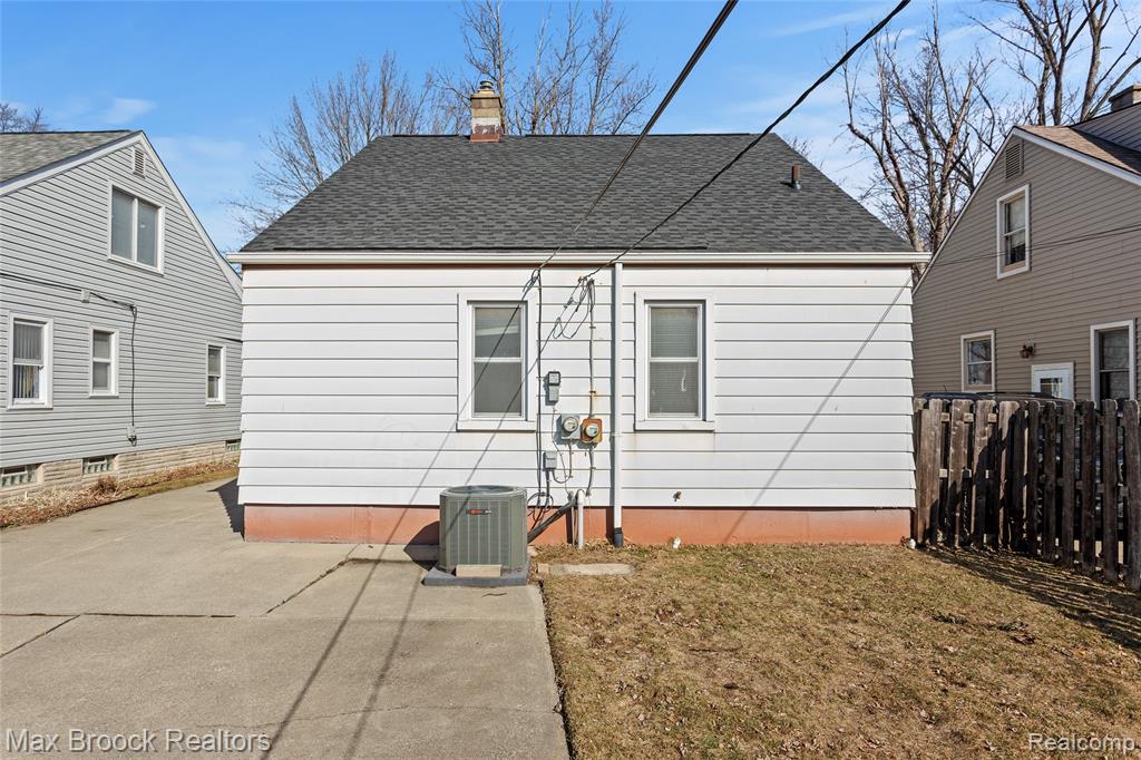 816 E 3rd Street, Royal Oak, MI 48067 — Photo 16