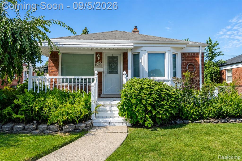 6620 Gahona Avenue, Allen Park, MI 48101