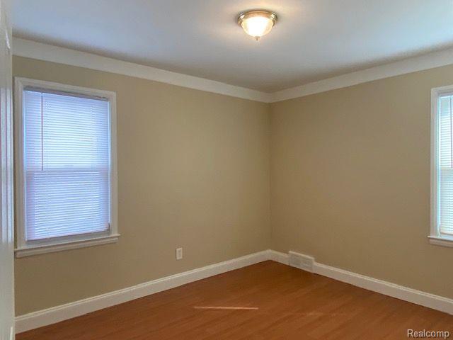 920 E MAPLEDALE Avenue, Hazel Park, MI 48030 — Photo 6