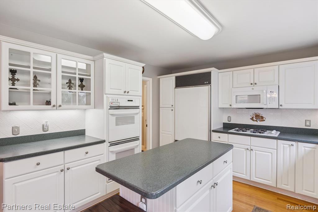 4757 Roundtree Drive, Brighton, MI 48116 — Photo 19