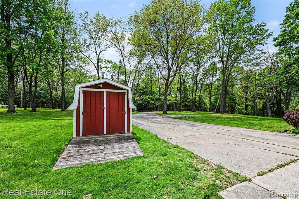 8780 Big Lake Road, Clarkston, MI — Photo 26
