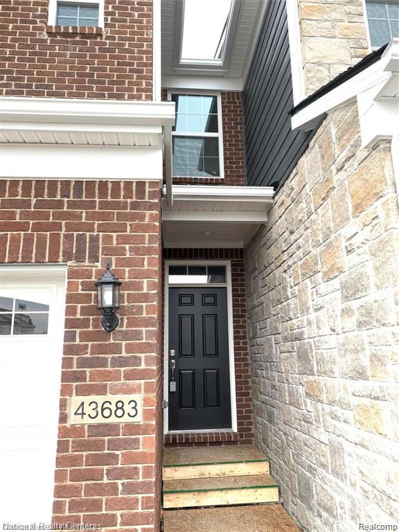 43683 Chancellor Lane, Novi, MI — Photo 3