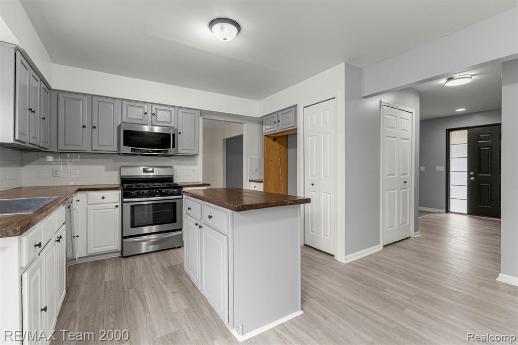 21717 Hildebrandt Drive, Flat Rock, MI 48134 — Photo 14