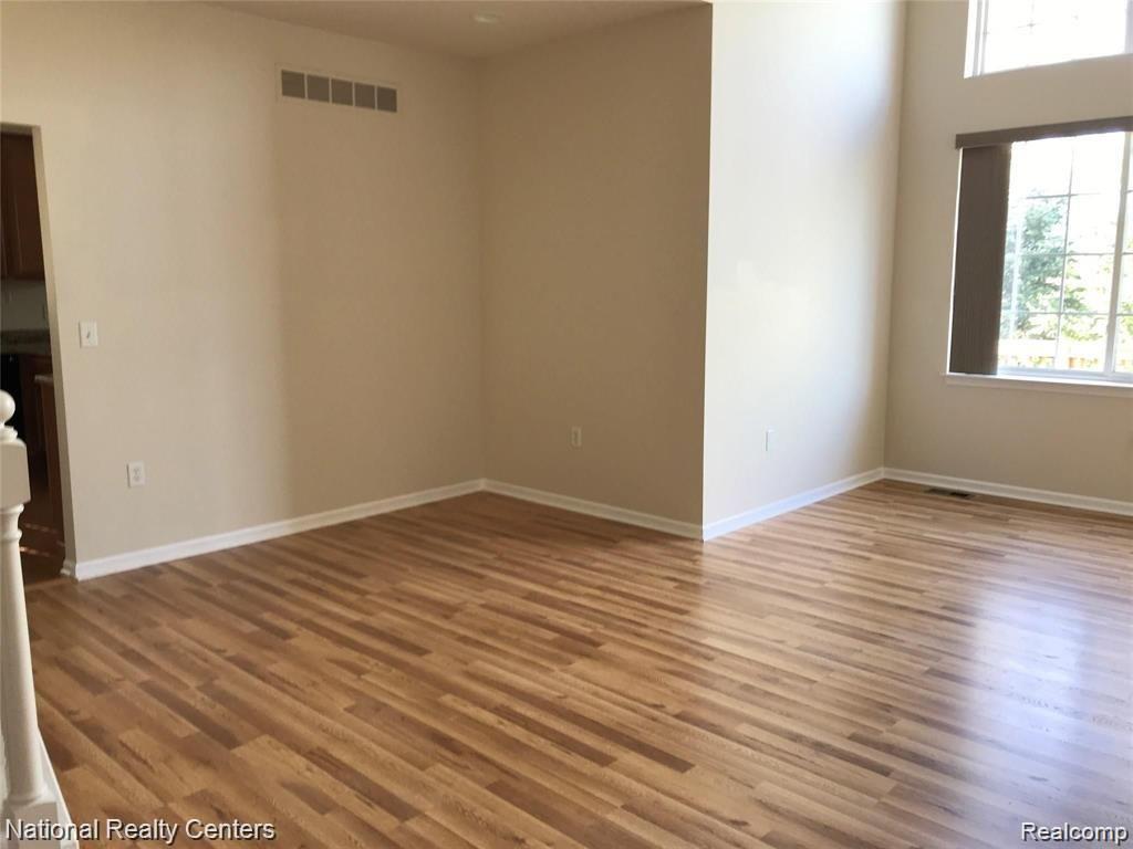41876 YEATS Drive, Novi, MI — Photo 5