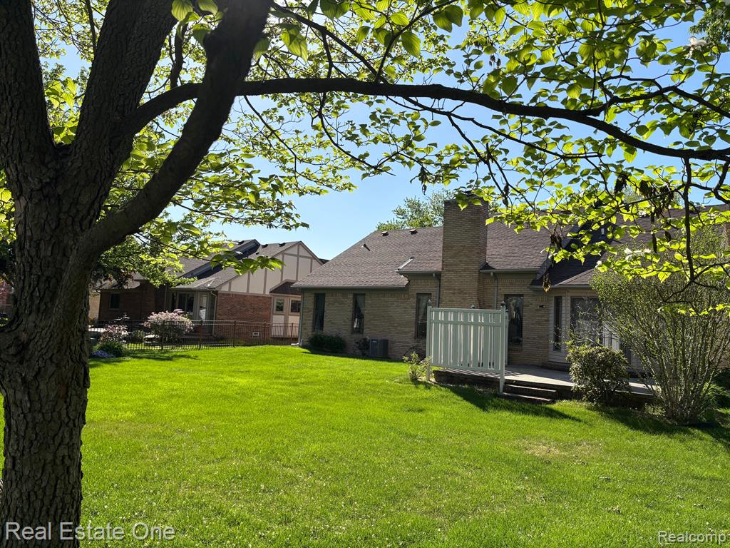 39858 Wilmette Drive Drive, Sterling Heights, MI 48313 — Photo 5