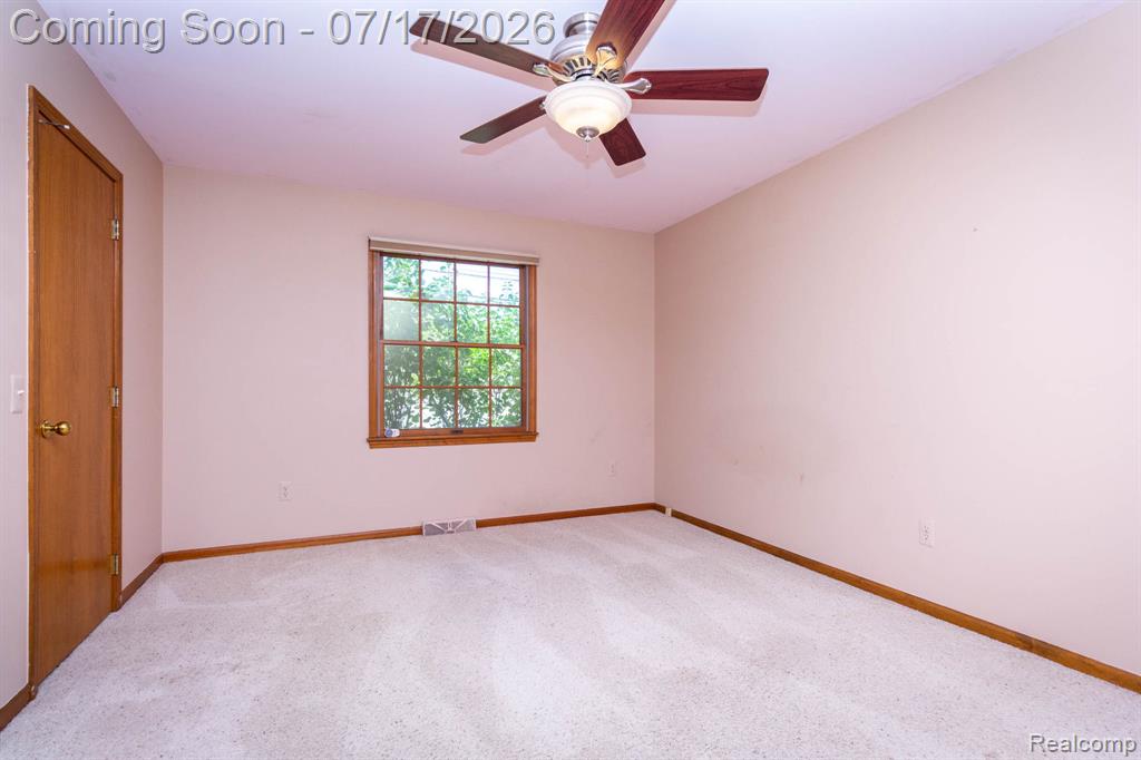 590 Saint John Street, Wyandotte, MI 48192 — Photo 14
