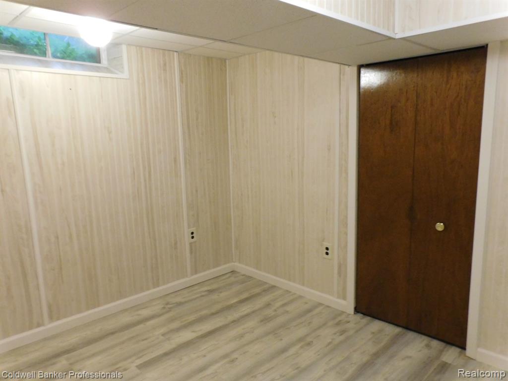 5244 Folkstone Drive, Troy, MI 48085 — Photo 27