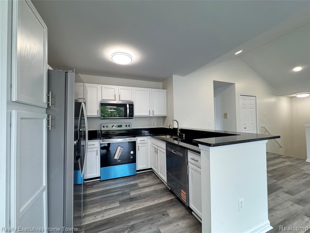 43940 Elm Drive, Sterling Heights, MI 48313 — Photo 11