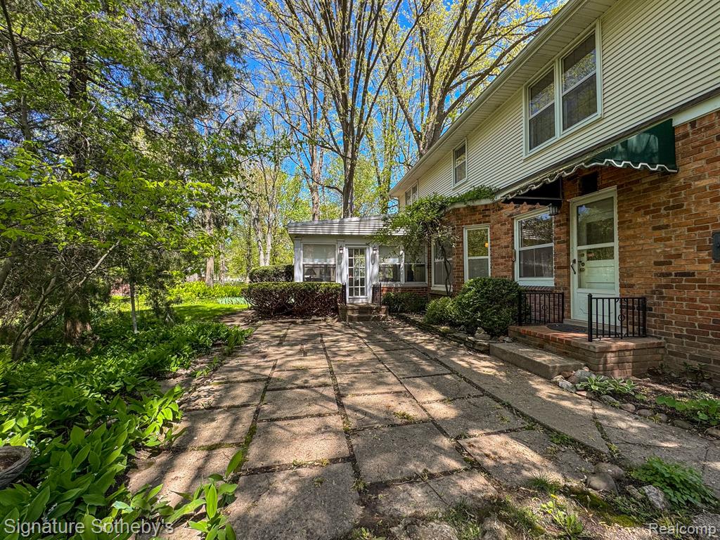 27721 SANTA BARBARA Drive, Lathrup Village, MI 48076 — Photo 40