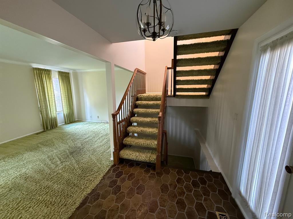 11 KIMBERLY Lane, 54, Dearborn, MI 48120 — Photo 47